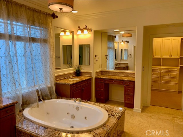 Detail Gallery Image 9 of 20 For 44 Whitford, Irvine,  CA 92602 - 5 Beds | 4 Baths