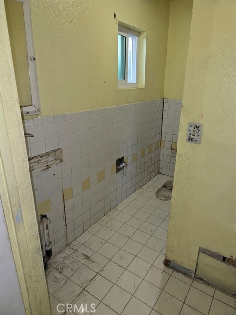 Detail Gallery Image 15 of 19 For 4920 Stratford, Los Angeles,  CA 90042 - – Beds | – Baths