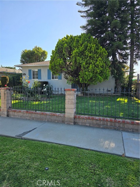Detail Gallery Image 2 of 6 For 10441 La Mirada Bld, Whittier,  CA 90604 - 4 Beds | 2 Baths