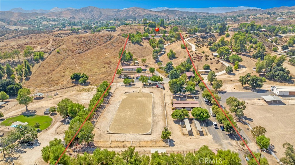 https://media.crmls.org/medias/00b9f935-58dc-4d4a-8f15-094e575181a0.jpg?preset=X-Large