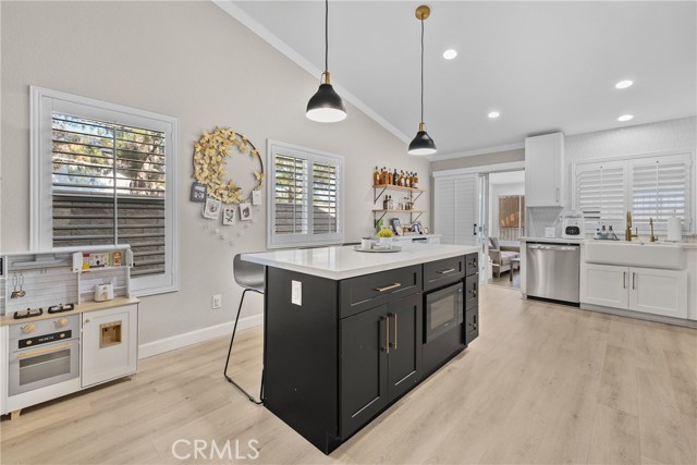 Detail Gallery Image 4 of 16 For 3415 Hawthorne, Corona,  CA 92881 - 3 Beds | 2 Baths