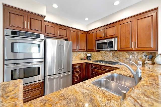 Detail Gallery Image 21 of 59 For 6251 Surfpoint Cir, Huntington Beach,  CA 92648 - 2 Beds | 2/1 Baths