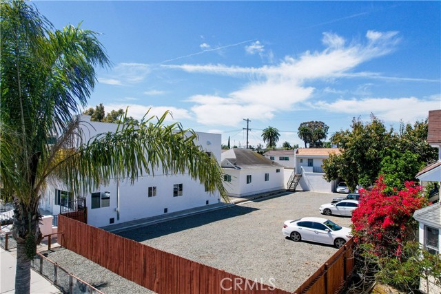 1121 Pacific Avenue, Long Beach CA: https://media.crmls.org/medias/00ba32bf-4640-48f4-8732-9adf06731884.jpg