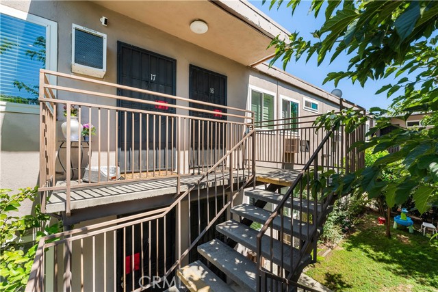 Detail Gallery Image 4 of 20 For 7135 Coldwater Canyon Ave #16,  North Hollywood,  CA 91605 - 2 Beds | 1 Baths