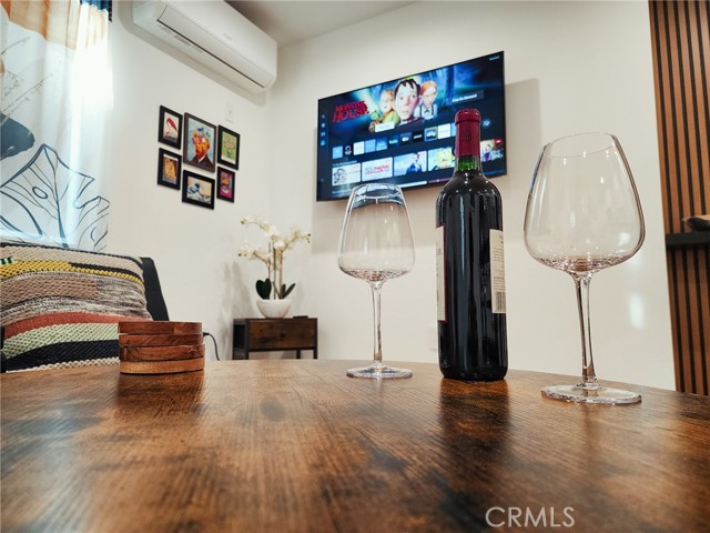 Detail Gallery Image 5 of 13 For 22131 Bassett Street, Canoga Park,  CA 91303 - 1 Beds | 1 Baths