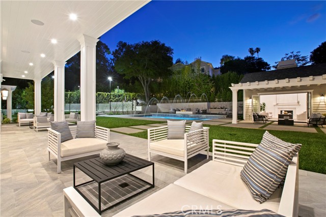 Detail Gallery Image 9 of 56 For 4509 Noeline Ave, Encino,  CA 91436 - 6 Beds | 6/1 Baths