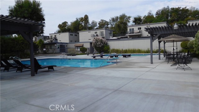 Detail Gallery Image 38 of 45 For 22030 Calvert St #3,  Woodland Hills,  CA 91367 - 2 Beds | 1 Baths