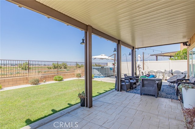 116 Yosemite Avenue, Perris CA: https://media.crmls.org/medias/00bba553-6740-45bb-aa10-926a4b542764.jpg