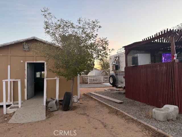 https://media.crmls.org/medias/00bc94f1-b1a8-4385-9fa1-7d2623fc756e.jpg?preset=X-Large