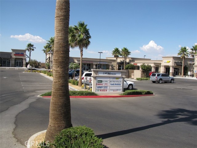 15550 Main Street, Hesperia, California 92345, ,Commercial Lease,For Rent,15550 Main Street,CRHD22181488