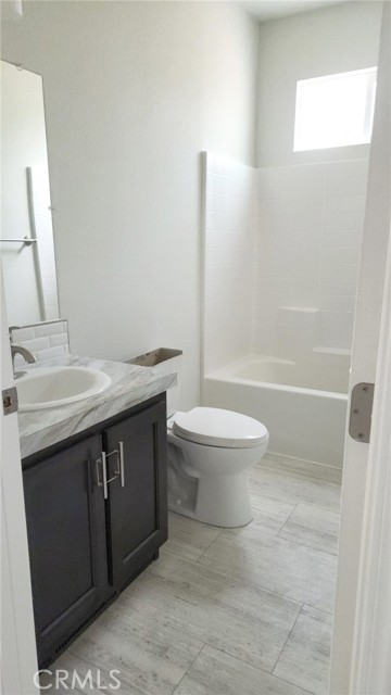 33033 -33031 Catlin Avenue, Hemet CA: https://media.crmls.org/medias/00bd2ebe-7330-4e82-a7c6-5eb45ede3639.jpg