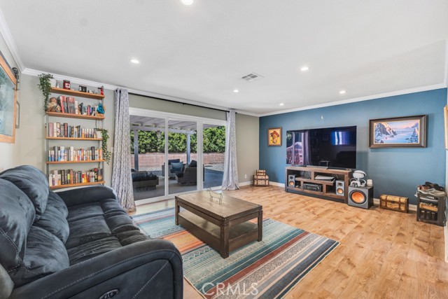 1555 Alexander Street photo 2