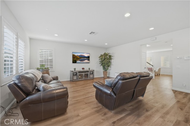 Detail Gallery Image 10 of 52 For 34712 Swan Valley Ct, Murrieta,  CA 92563 - 5 Beds | 3 Baths