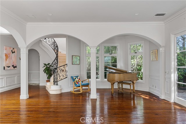 21149 Entrada Road, Topanga CA: https://media.crmls.org/medias/00be2600-9449-4e3a-8ea9-31eba62b8543.jpg