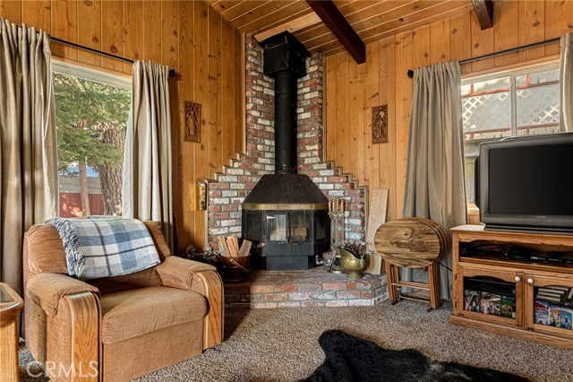 Detail Gallery Image 9 of 18 For 1164 Bear Springs, Rimforest,  CA 92378 - 2 Beds | 1 Baths