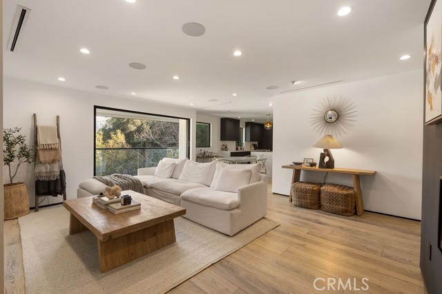 Detail Gallery Image 6 of 44 For 8130 Gould, Los Angeles,  CA 90046 - 3 Beds | 3/1 Baths