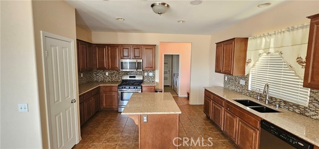 Detail Gallery Image 12 of 17 For 3132 Clapper St, Perris,  CA 92571 - 5 Beds | 3 Baths