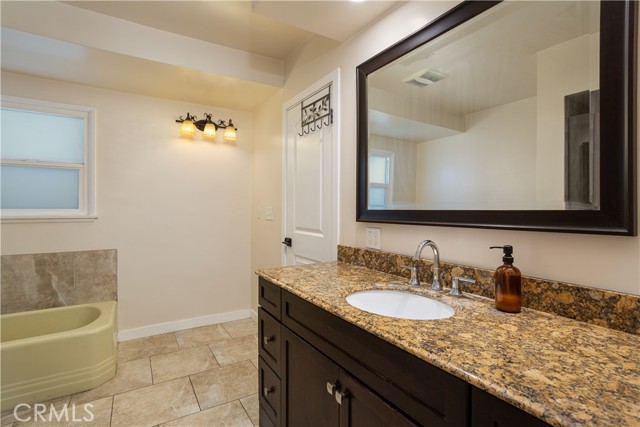 Detail Gallery Image 13 of 31 For 521 S Dustin Pl, Anaheim,  CA 92806 - 3 Beds | 2 Baths