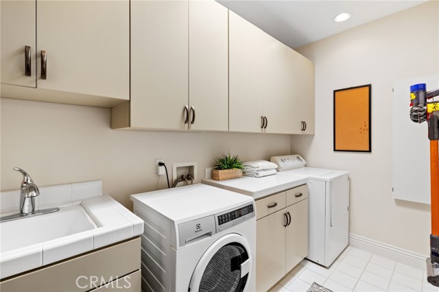 Upper Level Laundry Room