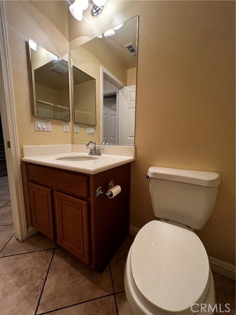 7090 Cottage Grove Drive, Eastvale CA: https://media.crmls.org/medias/00c32c63-d9b7-4c8e-861e-a59a4a8be8db.jpg