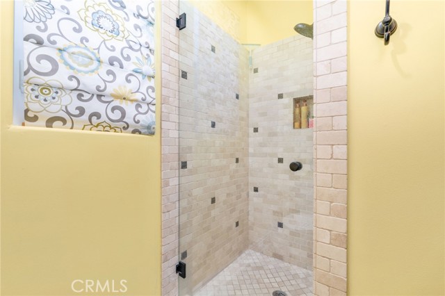 1033 Kimbark Avenue, San Bernardino CA: https://media.crmls.org/medias/00c32fad-7114-4bc7-813c-ec79c7b6a909.jpg