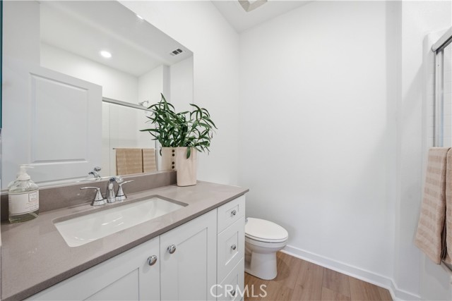 Detail Gallery Image 25 of 29 For 9425 N Sepulveda Blvd. #3,  North Hills,  CA 91343 - 2 Beds | 2/1 Baths