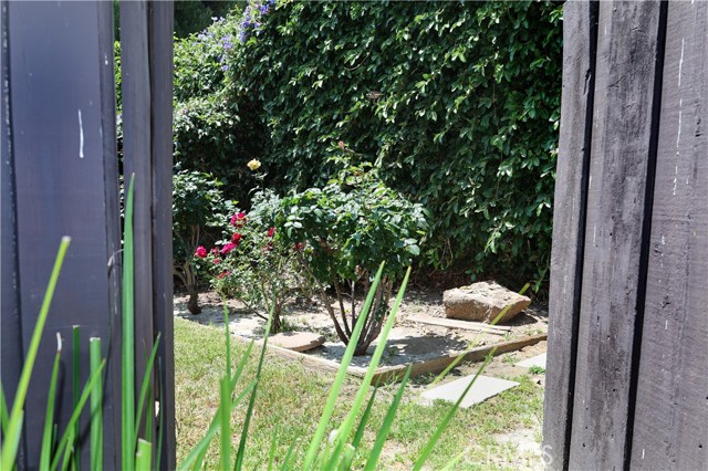 Detail Gallery Image 5 of 20 For 10035 Gierson Ave, Chatsworth,  CA 91311 - 4 Beds | 3 Baths