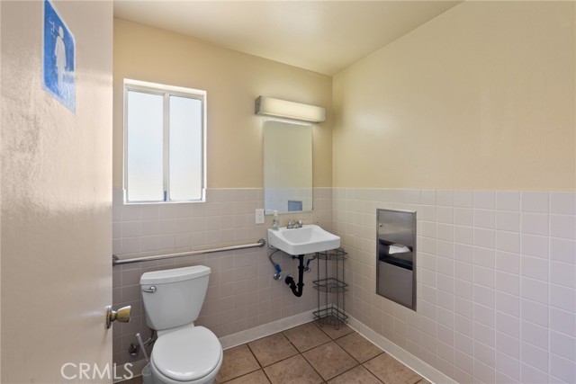 Detail Gallery Image 33 of 39 For 13011 Doty Ave #44,  Hawthorne,  CA 90250 - 3 Beds | 1/1 Baths
