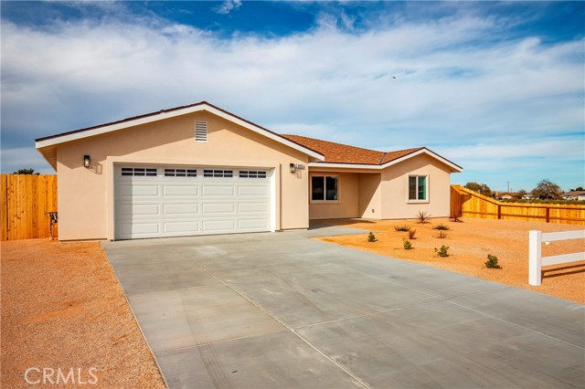 Detail Gallery Image 4 of 25 For 8225 Peach Ave, California City,  CA 93505 - 3 Beds | 4 Baths