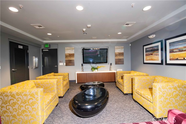 Detail Gallery Image 36 of 64 For 21301 Erwin St #237,  Woodland Hills,  CA 91367 - 2 Beds | 2 Baths