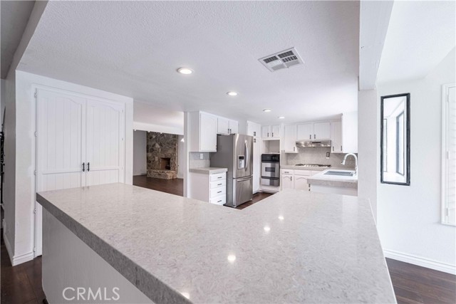Detail Gallery Image 14 of 45 For 27821 via Amistosa, Agoura Hills,  CA 91301 - 5 Beds | 3 Baths