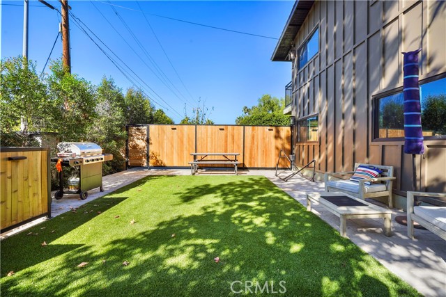 Detail Gallery Image 3 of 32 For 10028 Shoup, Chatsworth,  CA 91311 - 2 Beds | 2 Baths