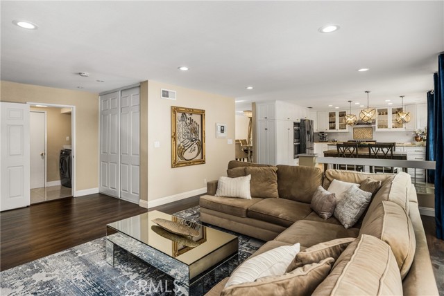 Detail Gallery Image 19 of 44 For 22 Hunter, Irvine,  CA 92620 - 4 Beds | 3 Baths