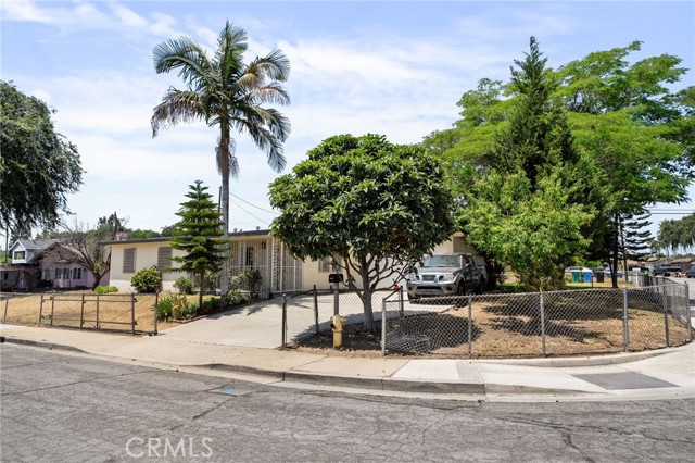 2365 Lovejoy Street, Pomona CA: https://media.crmls.org/medias/00c8a323-a831-4255-8705-de39e7023f63.jpg