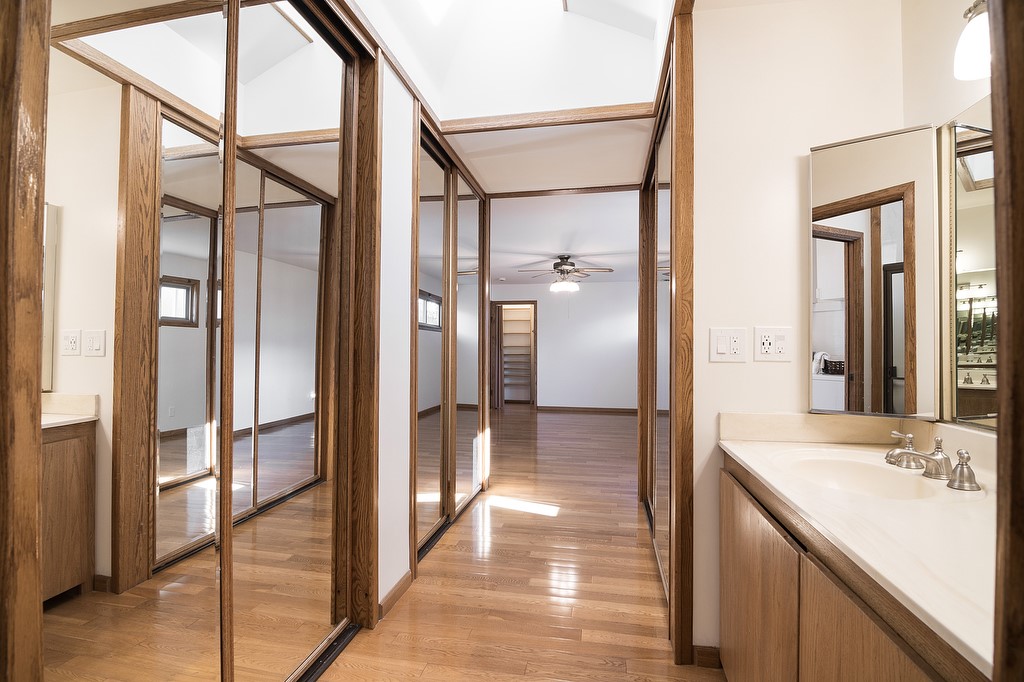 Detail Gallery Image 18 of 28 For 453 N Parish Pl, Burbank,  CA 91506 - 2 Beds | 2 Baths