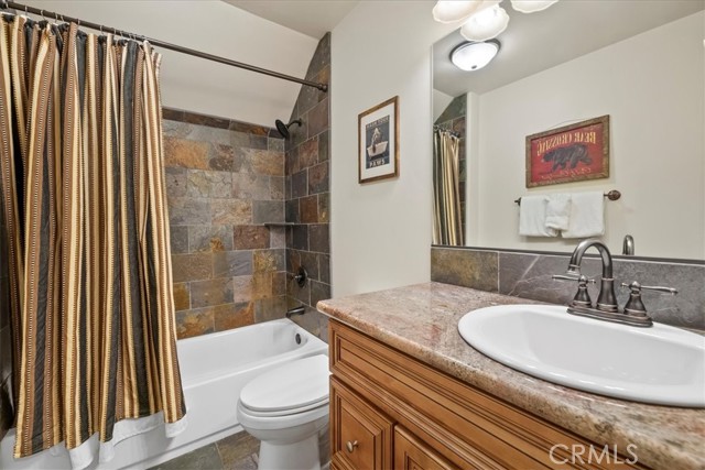 Image 33 of 45 For 1020 Heritage Trail