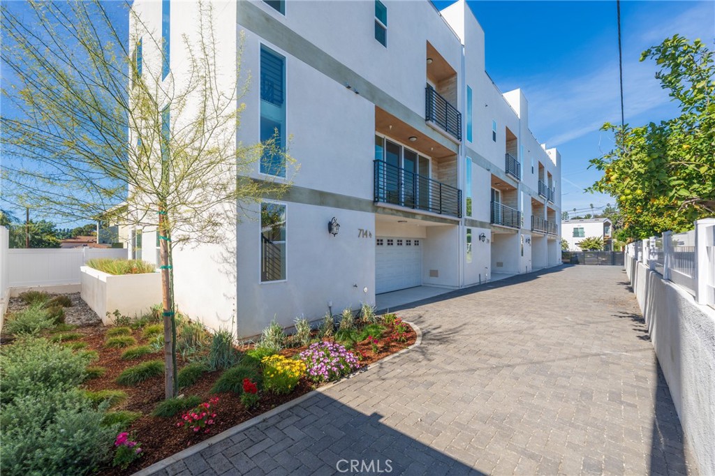 1/2 N Chestnut Avenue