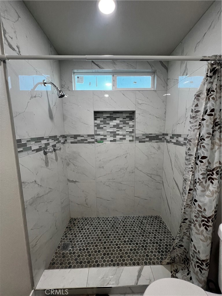 https://media.crmls.org/medias/00cb617a-b51a-48d7-bcb7-f4d4217f2dc9.jpg?preset=X-Large