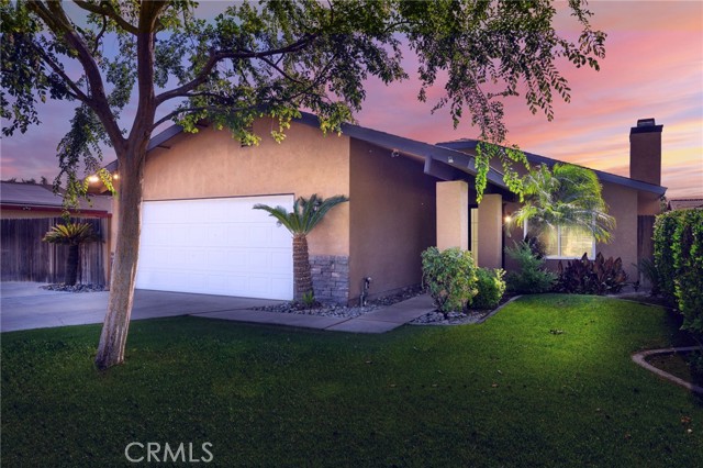 Detail Gallery Image 1 of 33 For 6300 Ringwood St, Bakersfield,  CA 93313 - 3 Beds | 2 Baths