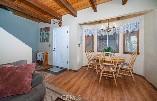 Detail Gallery Image 6 of 39 For 2499 Elko Dr, Arrowbear,  CA 92382 - 3 Beds | 2/1 Baths