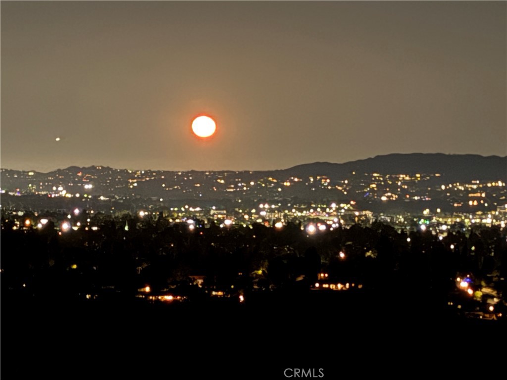 https://media.crmls.org/medias/00cc9273-f3ac-40e7-8883-514a1d6e34d9.jpg?preset=X-Large