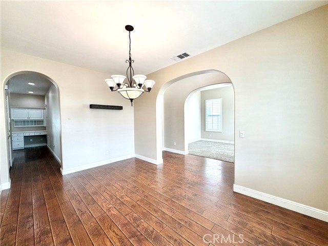 Detail Gallery Image 10 of 63 For 45551 Bayberry Pl, Temecula,  CA 92592 - 5 Beds | 3/1 Baths