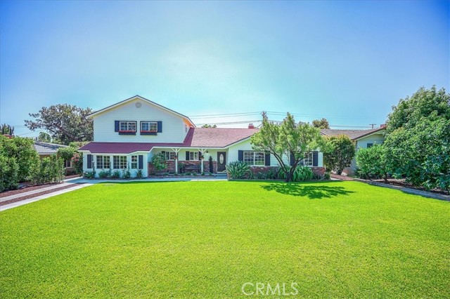 1375 N Euclid Avenue, Upland CA: https://media.crmls.org/medias/00ccd591-57bb-4d36-a0b8-d44f1df29238.jpg