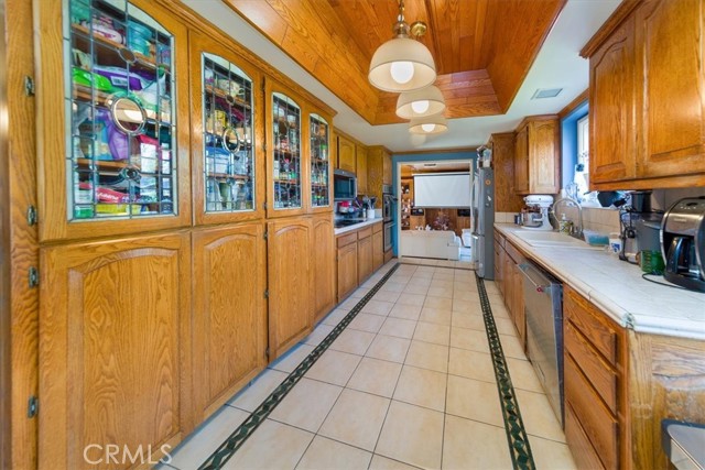 Detail Gallery Image 11 of 56 For 8547 Amestoy, –,  CA 91325 - 5 Beds | 4 Baths