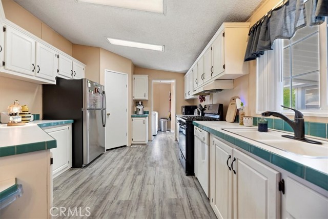 Detail Gallery Image 20 of 47 For 4901 Green River #181,  Corona,  CA 92880 - 3 Beds | 2 Baths