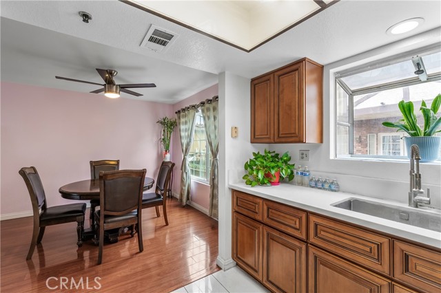 Detail Gallery Image 16 of 45 For 119 N Alhambra Ave #D,  Monterey Park,  CA 91755 - 3 Beds | 3 Baths