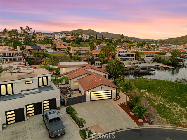 Detail Gallery Image 4 of 69 For 22294 Whirlaway Ct, Canyon Lake,  CA 92587 - 3 Beds | 2 Baths