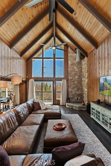 Detail Gallery Image 6 of 26 For 27994 W Shore, Lake Arrowhead,  CA 92352 - 3 Beds | 2 Baths