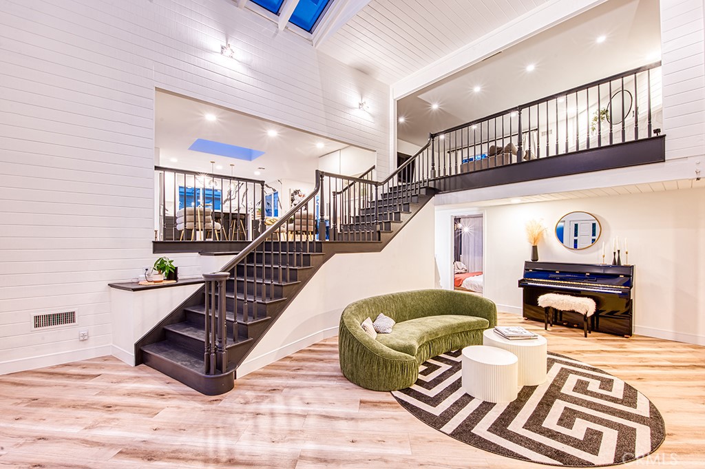 https://media.crmls.org/medias/00d0dadd-5a16-4885-8673-b270bf0cd9f6.jpg?preset=X-Large