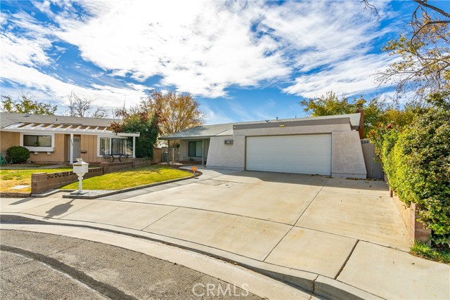 Detail Gallery Image 2 of 34 For 44201 Denmore Ave, Lancaster,  CA 93535 - 4 Beds | 2 Baths